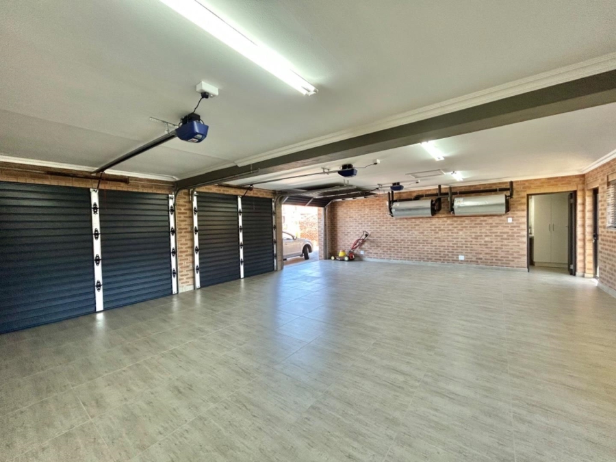 4 Bedroom Property for Sale in Wavecrest Eastern Cape